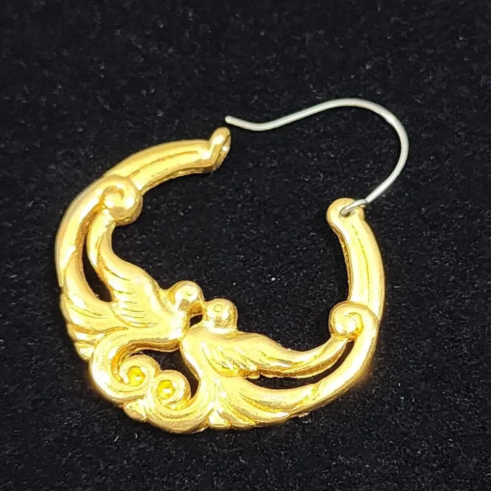 Kissing LoveBirds Gold Tone Hoop Pierced Snap Hook Fashion Earrings Avon Vintage